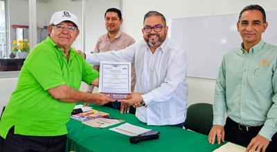 Bachilleres de Armería apoyan a que 5  adultos concluyan su educación básica