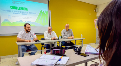 CANIRAC da conferencia sobre la industria de alimentos y bebidas en la Facultad de Turismo