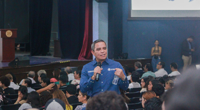 Celebra Economía 45 años con charlas, talleres y seminarios