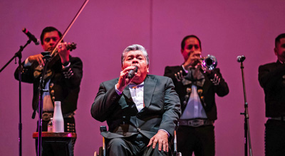 Celebran al maestro Mario Cortés por toda una vida cantando