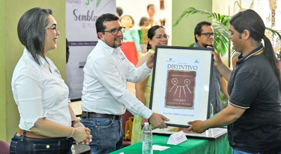 Entregan Distintivo “Colima Hecho a Mano” a diez artesanos colimenses