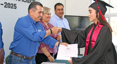 El conocimiento es la base, pero la pasión y perseverancia nos llevarán lejos: graduado