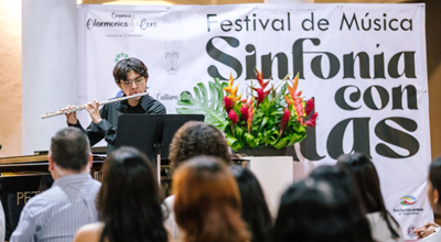 Jóvenes talentos del IUBA y del Colegio Gandhi deslumbran en recital con alas