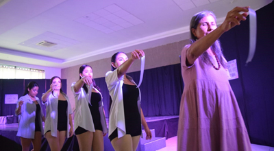 Jueves de Artes “8M: RAÍCES”, AURA Colectivo de Danza