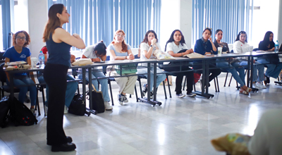 Organizan estudiantes exitoso simposio sobre transformación digital y liderazgo empresarial