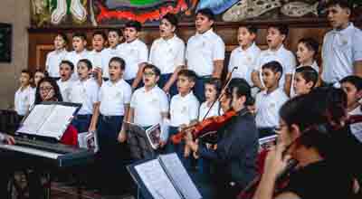 Ofrecen Niños Cantores recital navideño en la Rectoría
