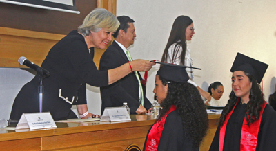 Reconocen a egresados de Derecho por su desempeño en el EGEL del Ceneval