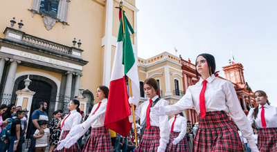 Participa Universidad de Colima en los festejos por el 215 aniversario de la Independencia de México